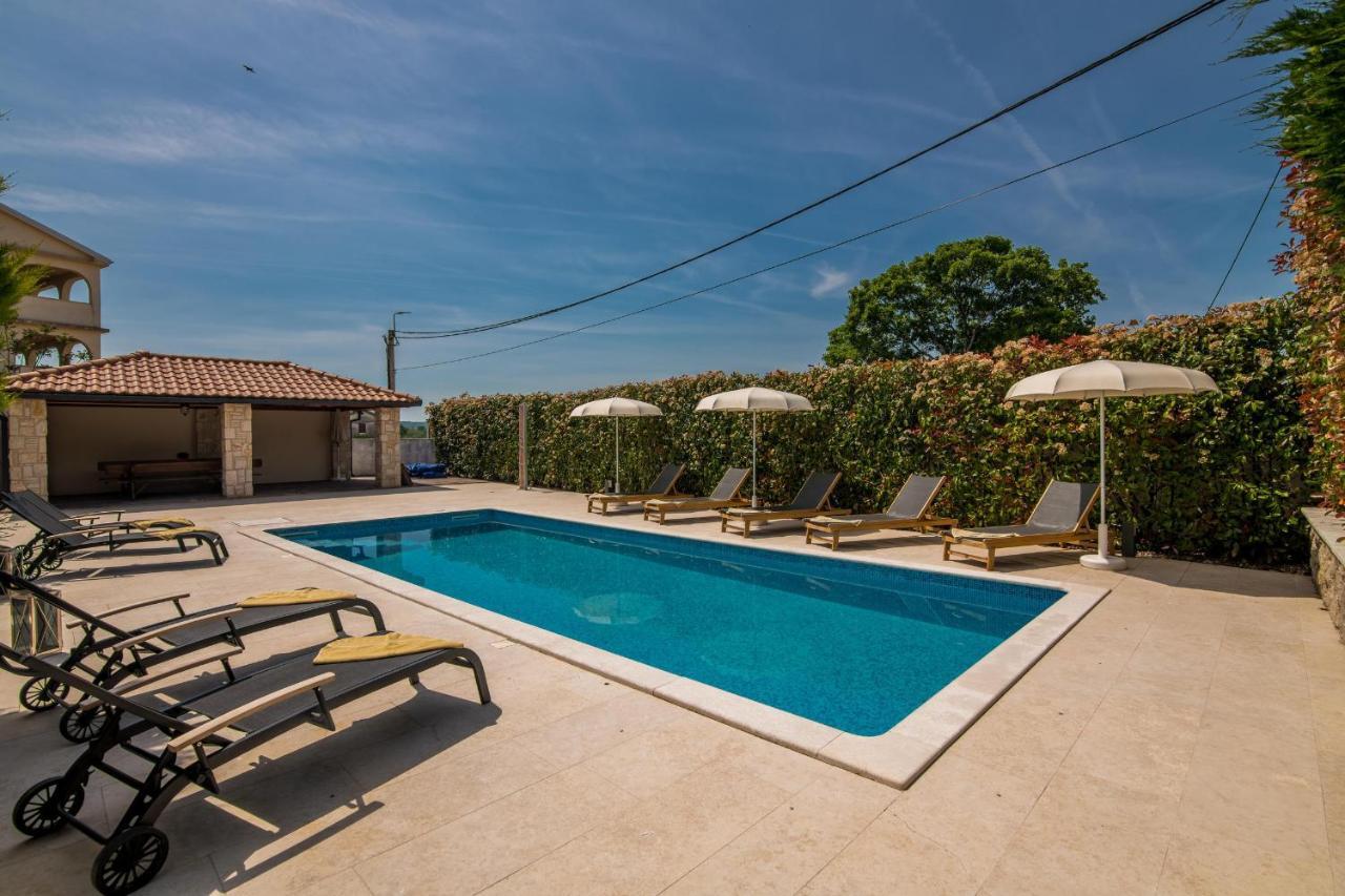 Villa Augusta مالينسكا المظهر الخارجي الصورة